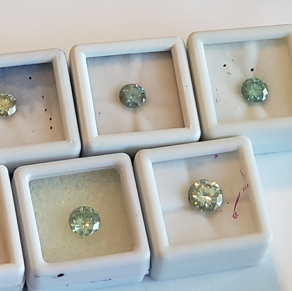 7 green moissanite